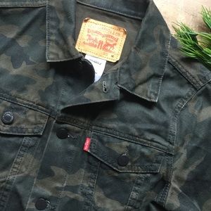 levi's camo jean jacket